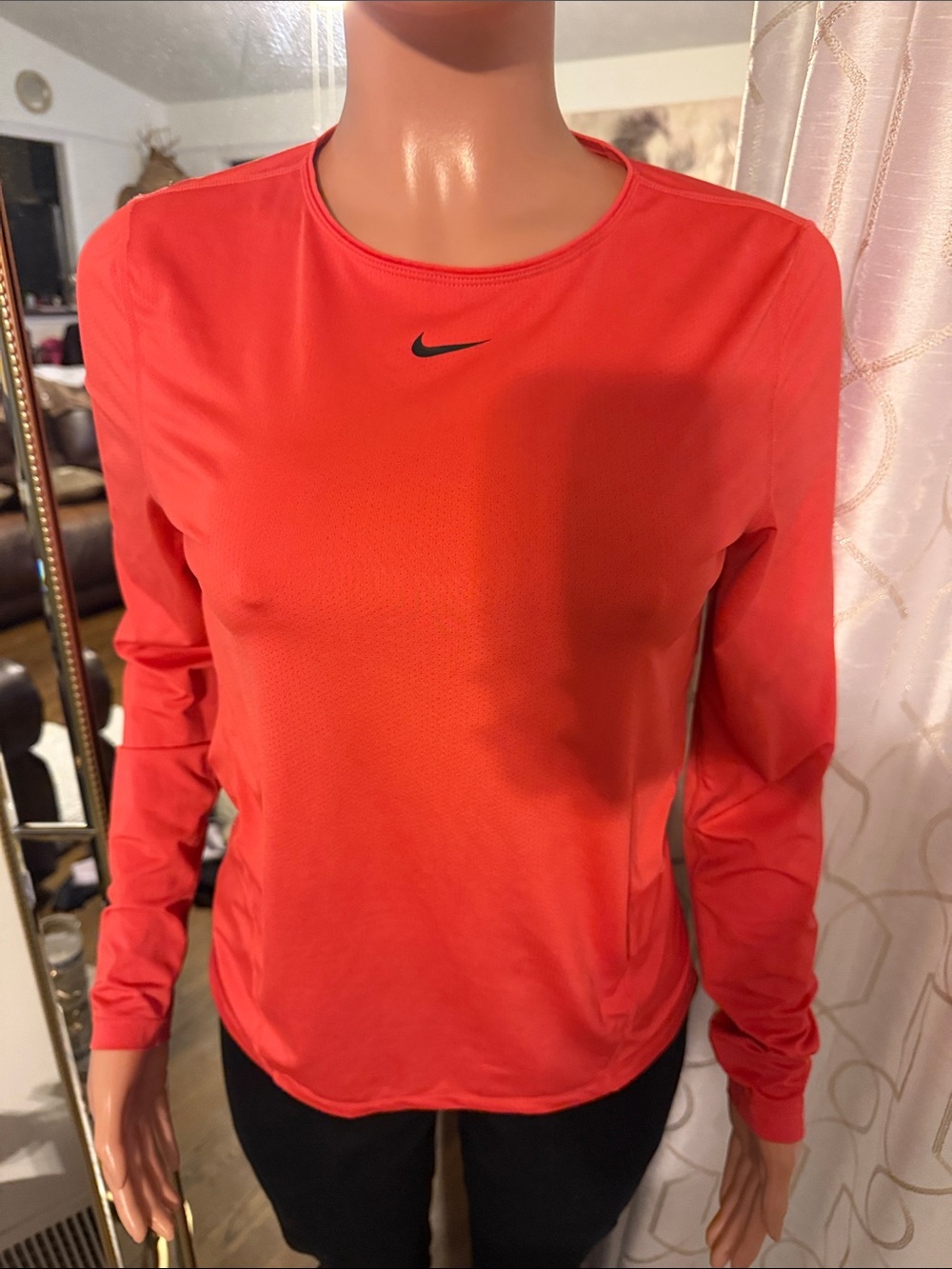 Nike Women’s Long-Sleeve Crew Top — Red